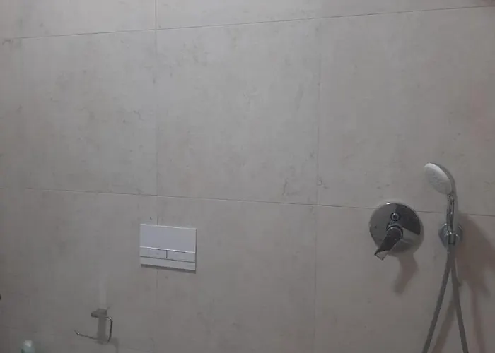 アパート Domus ティラナ